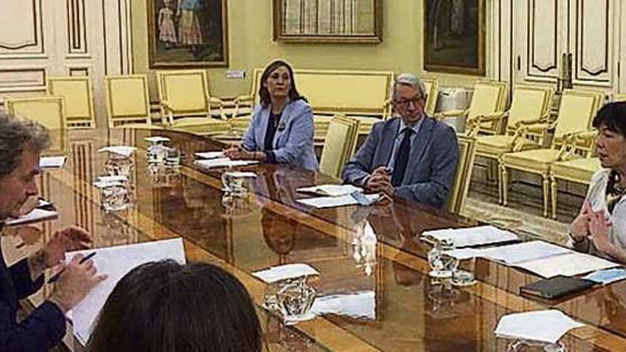 Reunión de Celaá con Fernando Simón. Ministerio de Educación