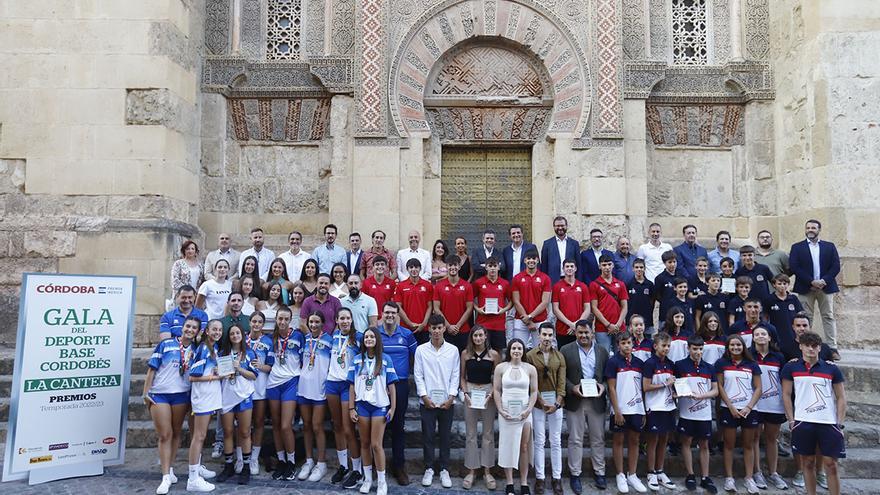 ‘La Cantera’ premia a los mejores de la temporada en el deporte base