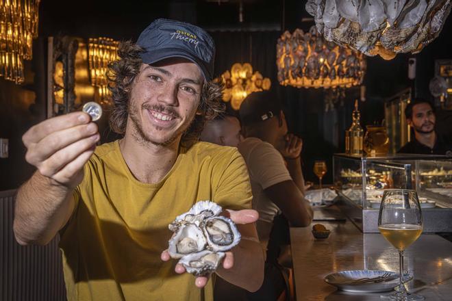 Dónde comer ostras premiadas a 1 euro en Barcelona
