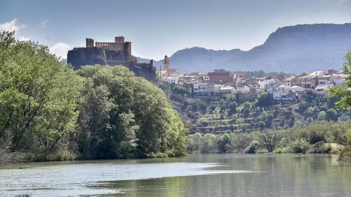 Cofrentes, un rico patrimonio cultural a la orilla del río Júcar