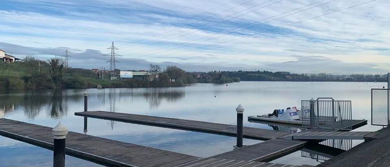 El embalse de Trasona sin actividad.