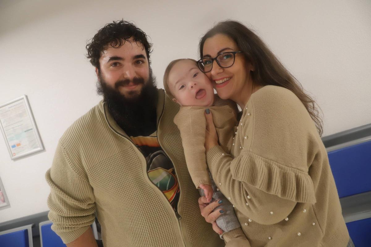 Antonio, con sus padres.