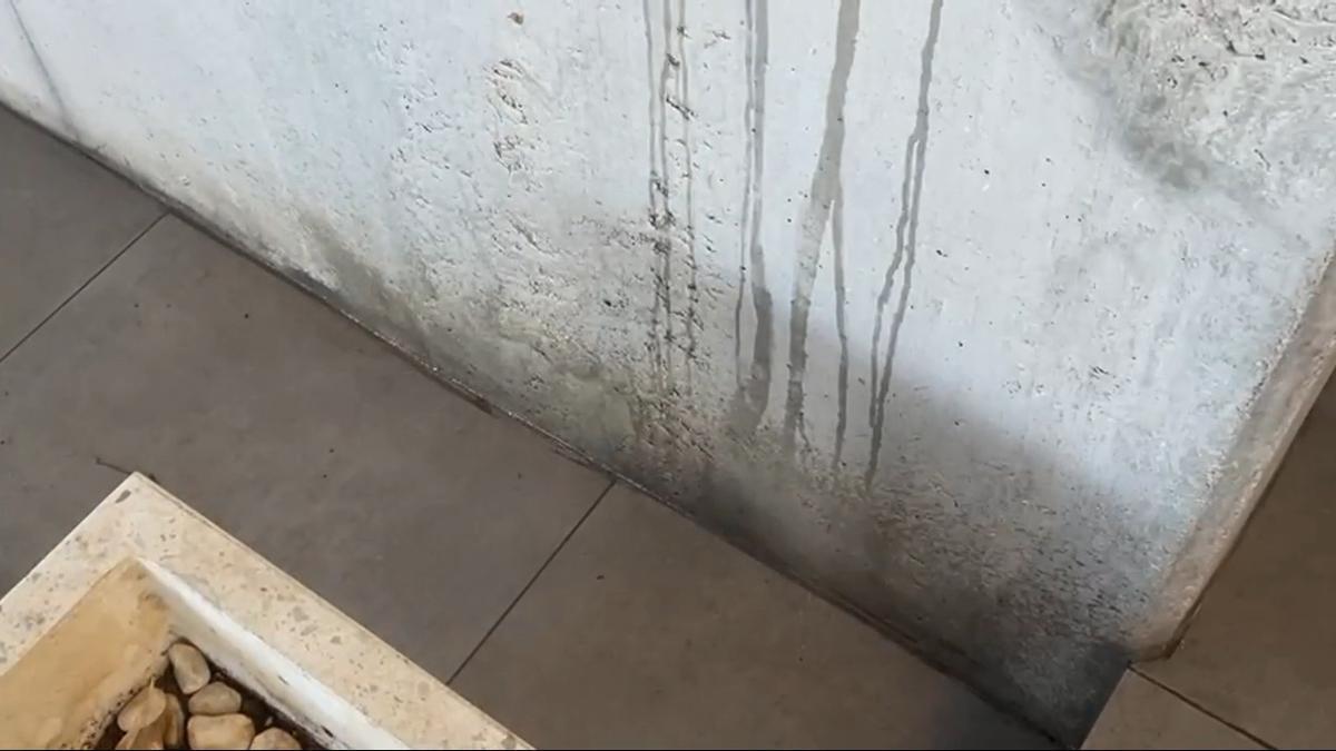 Problemas en una VPO de Málaga: vecinos alertan de fallos de obra nueva y daños por humedad