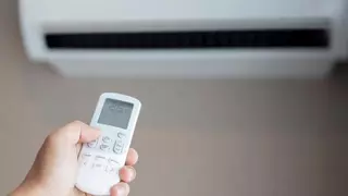 Cómo poner el aire acondicionado sin que tu factura de la luz se dispare este verano