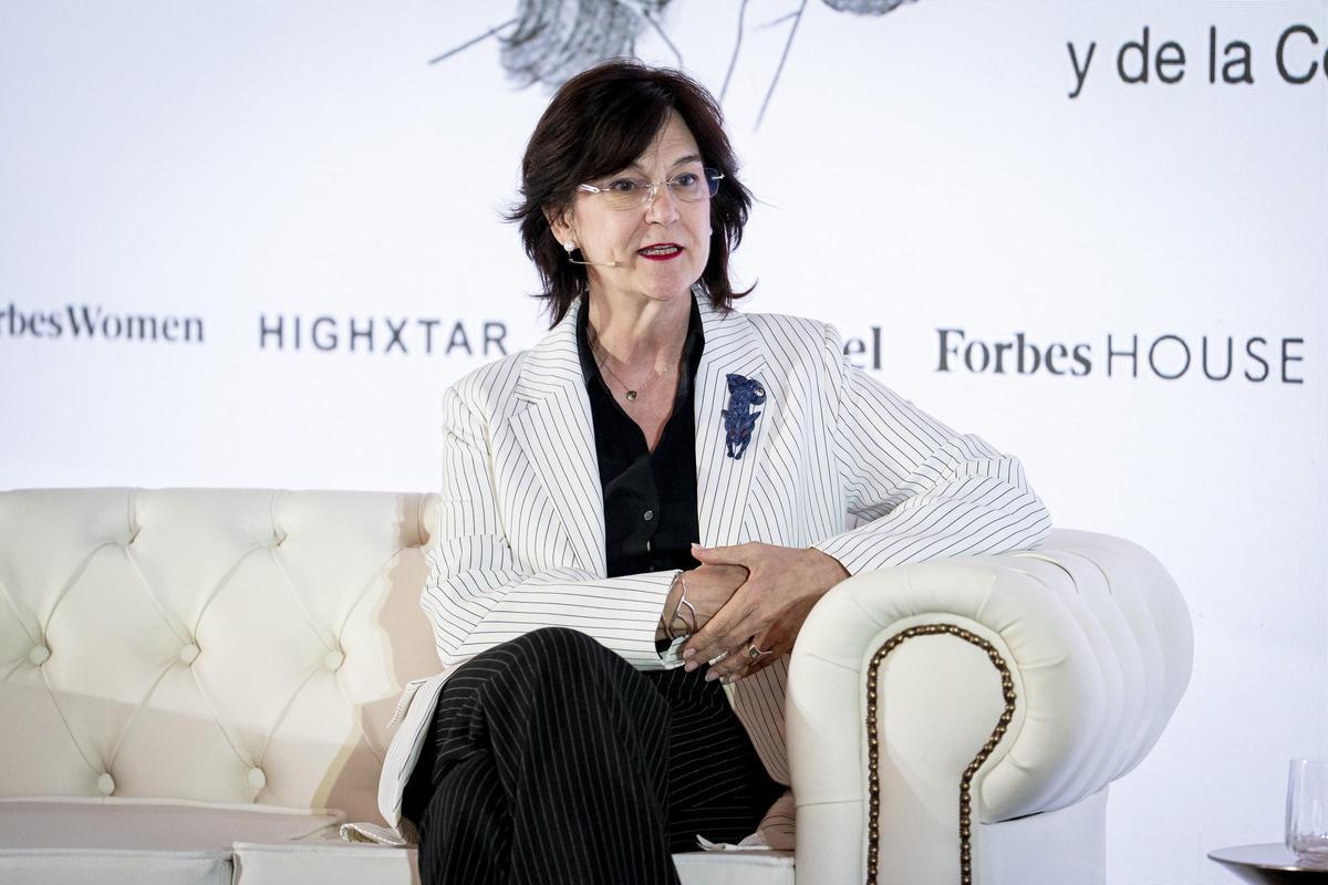 La presidenta de LA CNMC, Cani Fernández Vicién, durante la primera jornada del Forbes Spain Economic Summit 2025, en el Hotel Villa Magna, a 25 de septiembre de 2025, en Madrid (España)