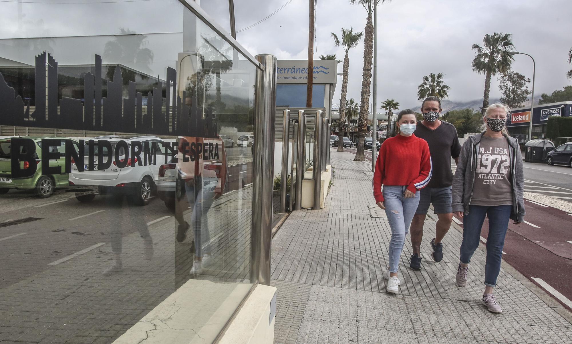 La crisis sanitaria incrementa la repatriación de familias inglesas de Benidorm sin recursos