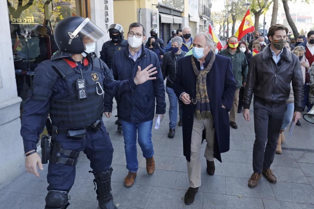 CDR i Vox es manifesten a la plaça del vi sense enfrontaments