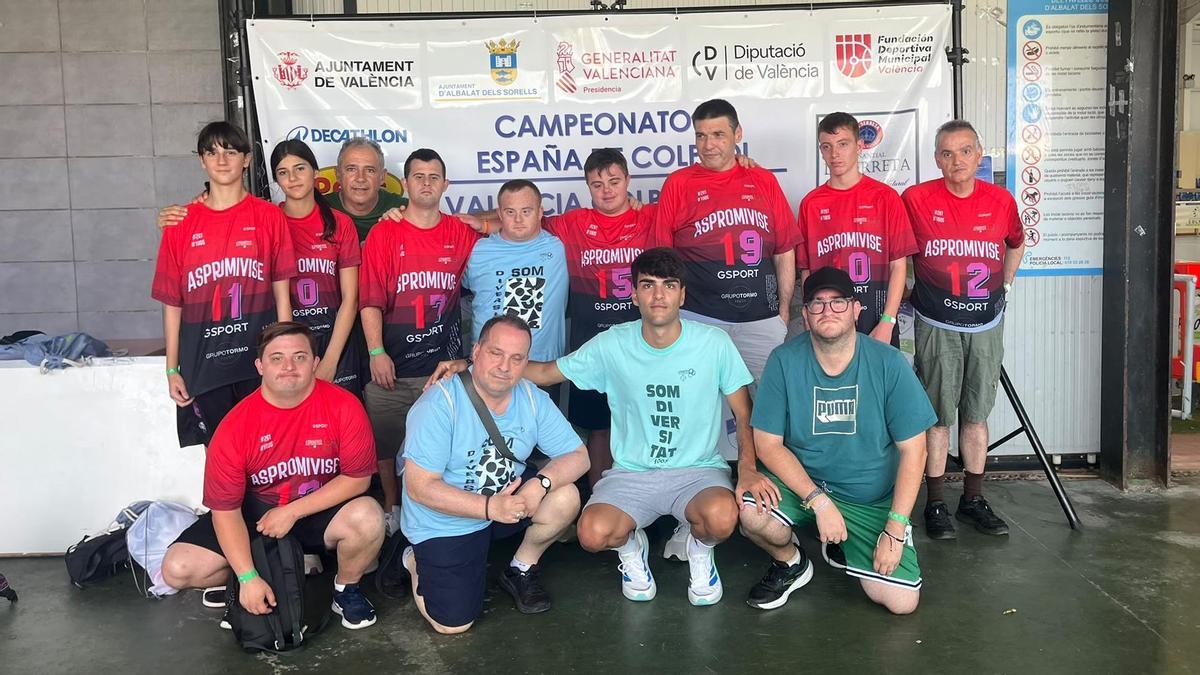 Integrantes del equipo de Aspromivise en el Campeonato de España de Colpbol, en Albalat dels Sorells.