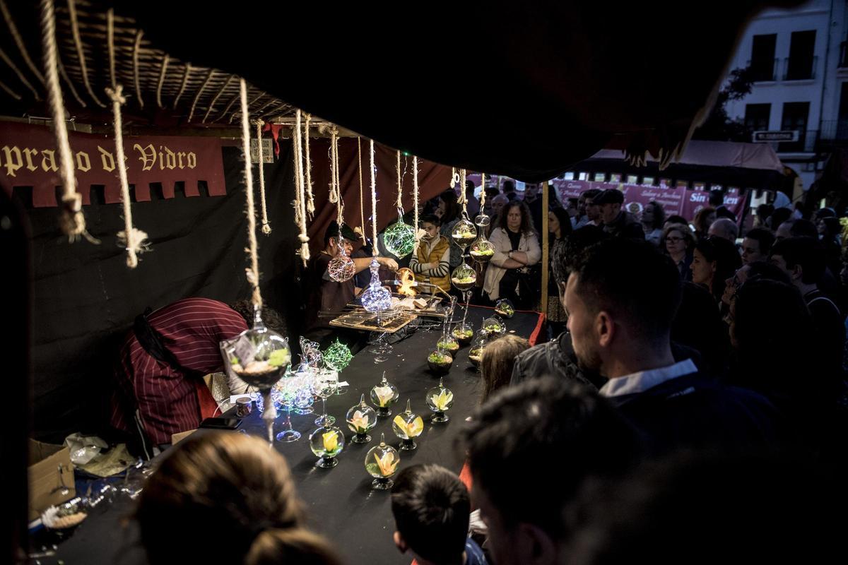GALERÍA | Así es el Mercado Medieval de Cáceres con el regreso de la cetrería GALERÍA | Así es el Mercado Medieval de Cáceres con el regreso de la cetrería