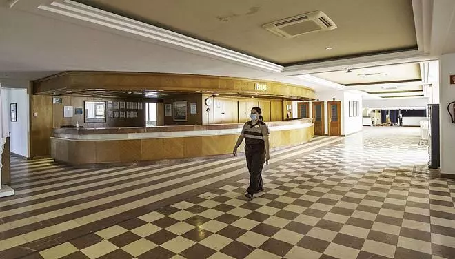 La reapertura del hotel Oliva Beach el 28 de junio alienta a los trabajadores