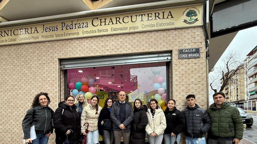 Once comercios se suman al concurso de escaparates del Carnaval 2026 en Navalmoral de la Mata