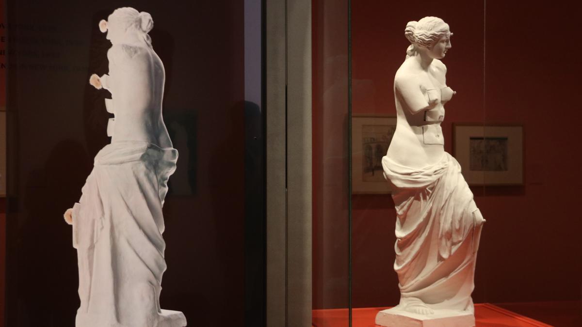 Les dues Venus de Milo creades pel pintor i que dialoguen en la nova exposició del Museu Dalí