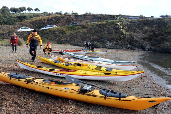 Neteja del chapapote que ha arribat a cap de Creus