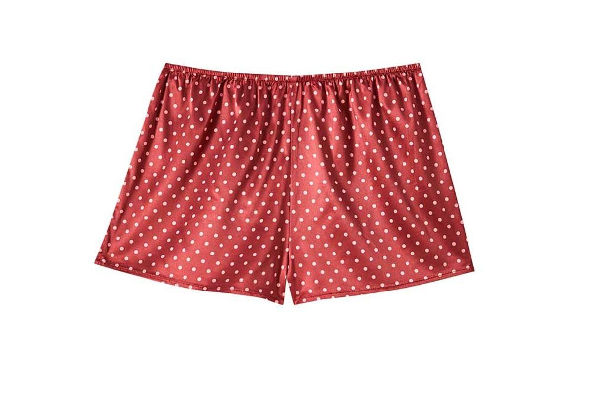 Shorts lenceros granate con topitos de la colección Intimates de Pull&amp;Bear. (Precio: 15,99 euros)