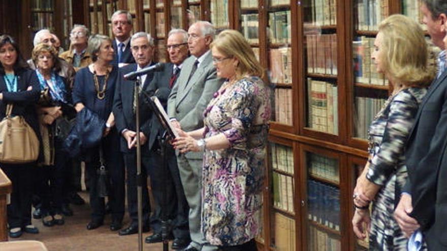 El Ateneo Mercantil abre expediente al secretario por denunciar a la presidenta