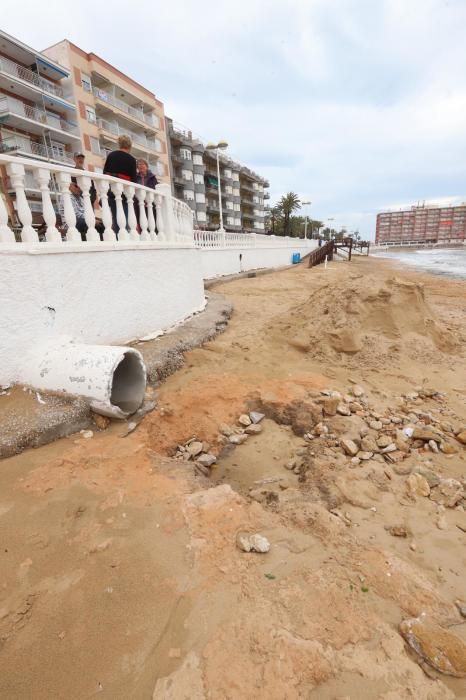 El temporal arrasa las playas de la Vega Baja