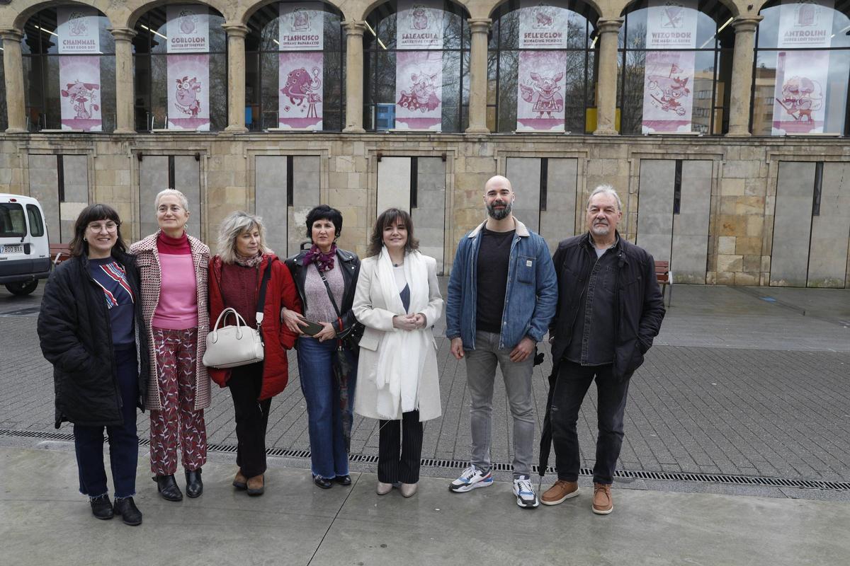 Por la izquierda, Blanca Prendes, Arancha Montejo, Ana Isabel Barrio, María Jesús García, Yolanda Alonso, Mario Fernández García-Pulgar y Javier Fernández.