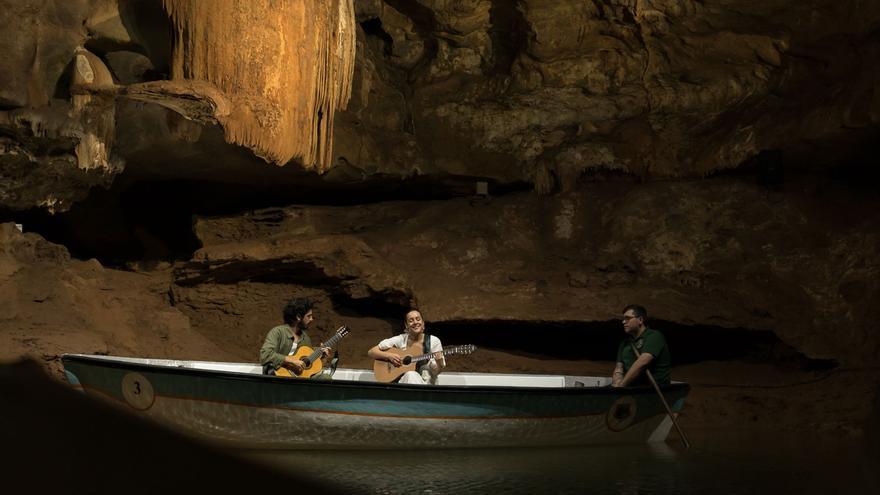 Les Coves complementan el talento de Valeria Castro