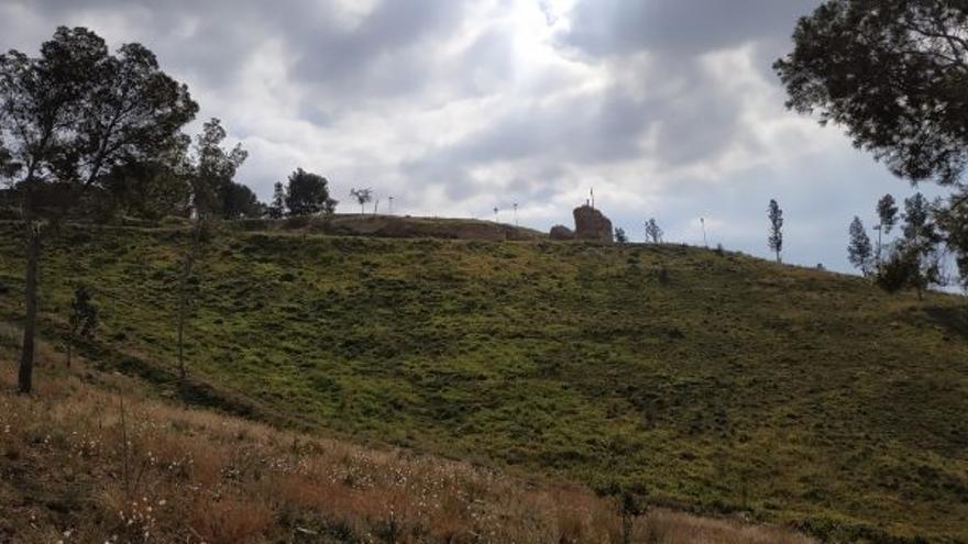 El botellón se celebraba en la montaña del Cabeçolet del Puig