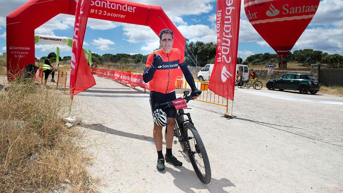 Indurain: "El ciclismo tiene un reto por delante, la vuelta será complicada"