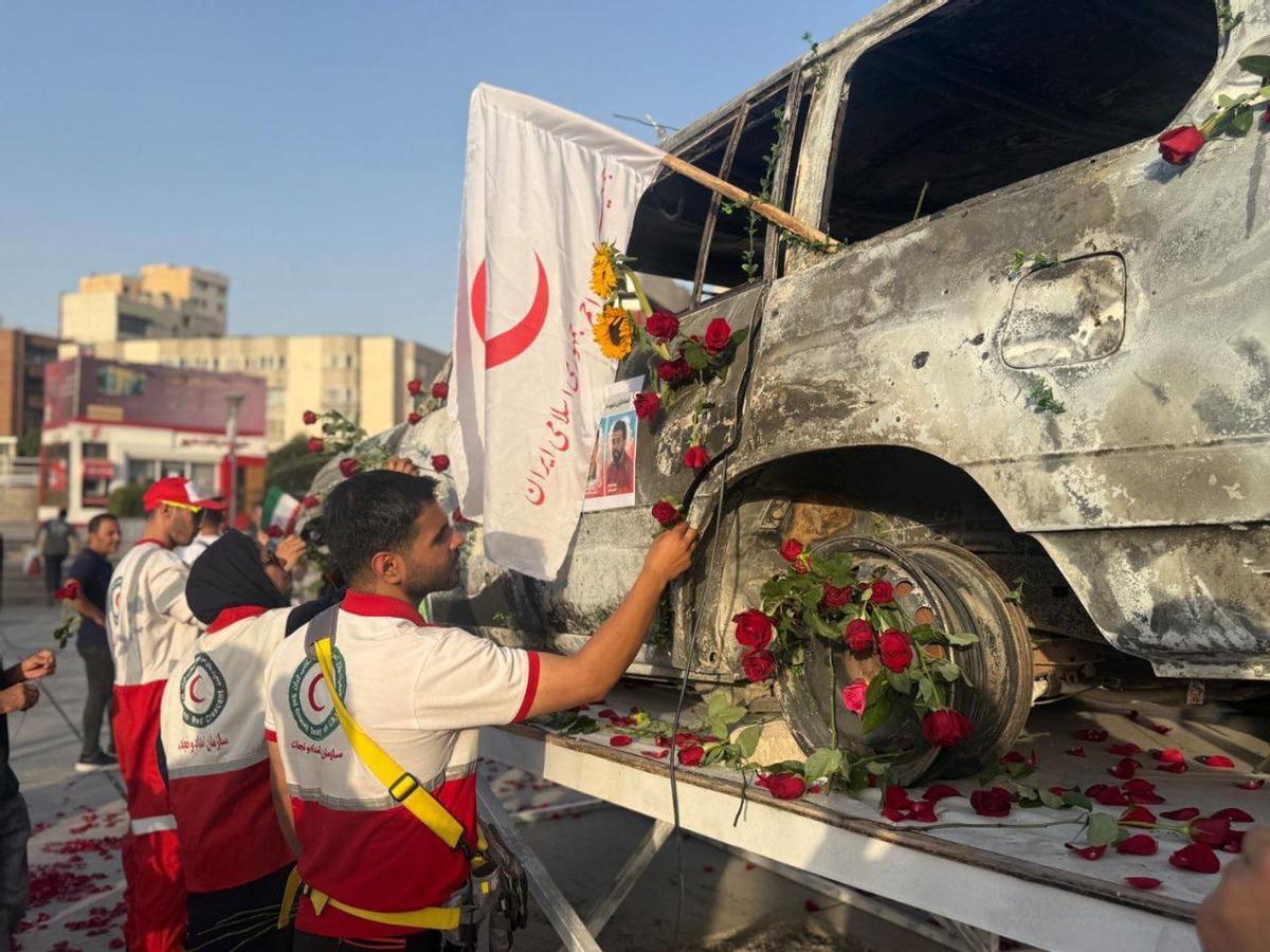 Archivo - Una ambulancia de la Media Luna Roja Iraní, que resultó dañada durante un ataque israelí durante la guerra de 2025.
