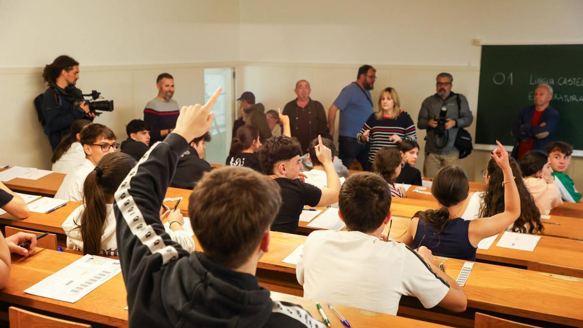 Alumnado en la prueba de acceso a la universidad de esta semana.