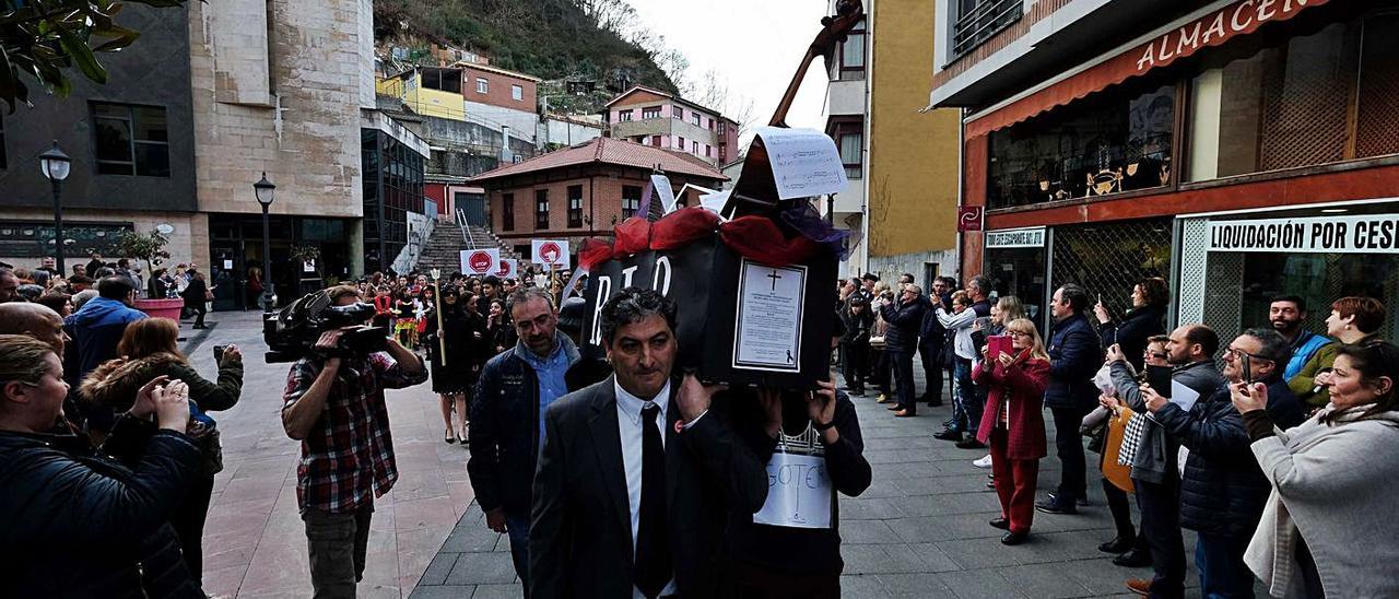 Una protesta organizada en 2019 por la plataforma en apoyo del Conservatorio. | LNE