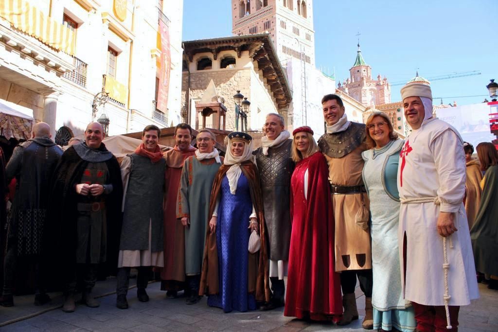 El alcalde de Zaragoza asiste a la celebración de las Bodas de Isabel de Segura
