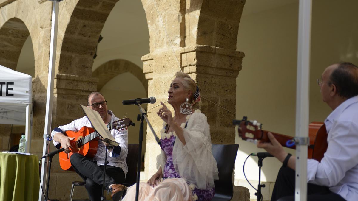 Soledad Luna actuó en la plaza Mayor.