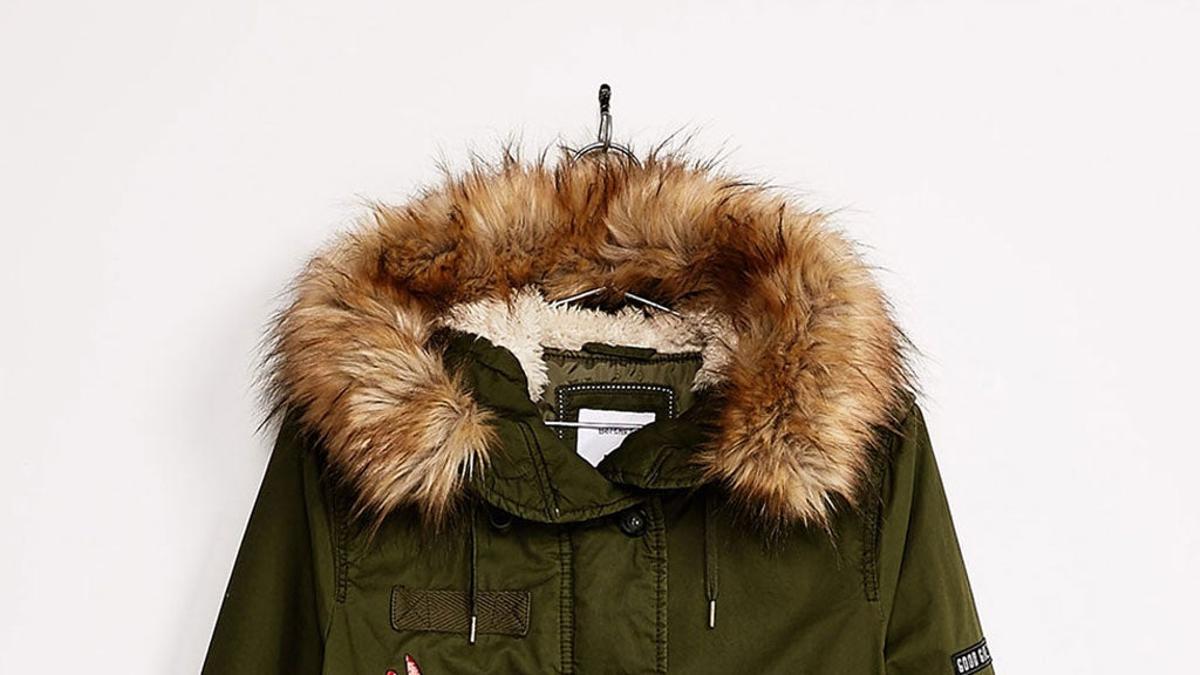 Parka con estampado de Bershka