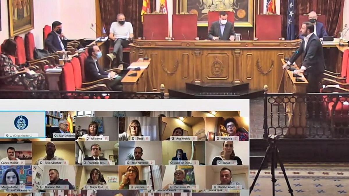 Un instante del pleno mixto (presencial y telemático) celebrado ayer en Elche. | INFORMACION