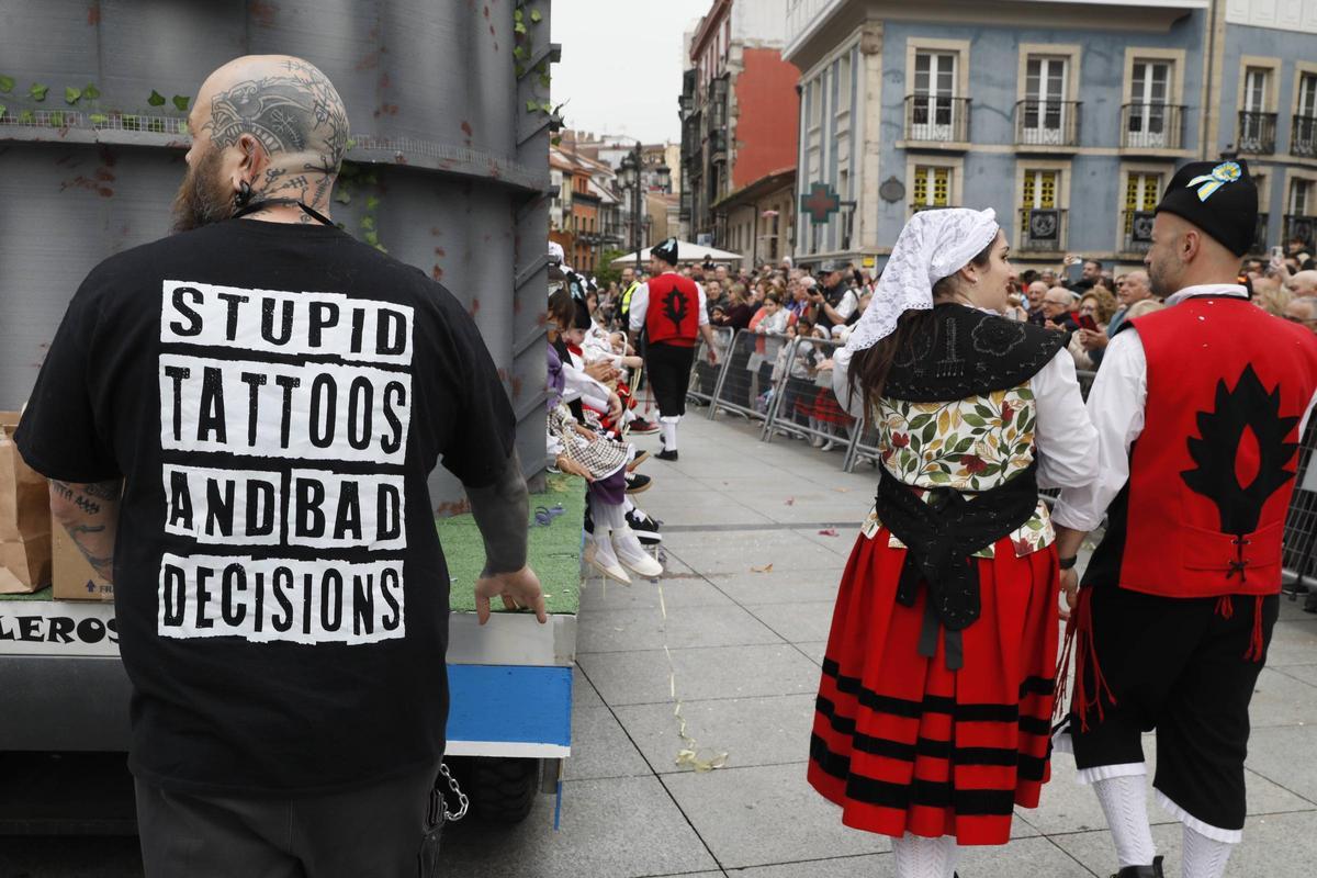 EN IMÁGENES: El desfile de carrozas del Bollo en Avilés