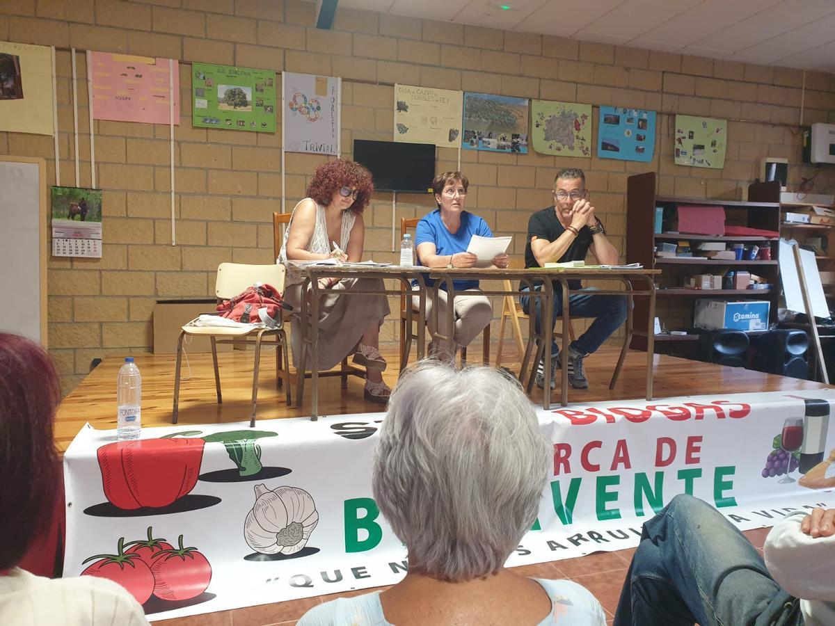 Una imagen de la charla en Morales del Rey el sábado.