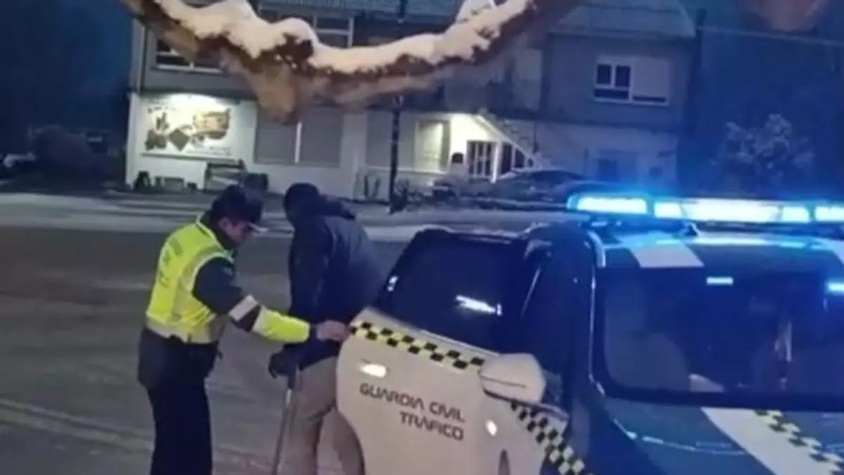 Rescate de dos pacientes en una ambulancia atrapada en la nieve