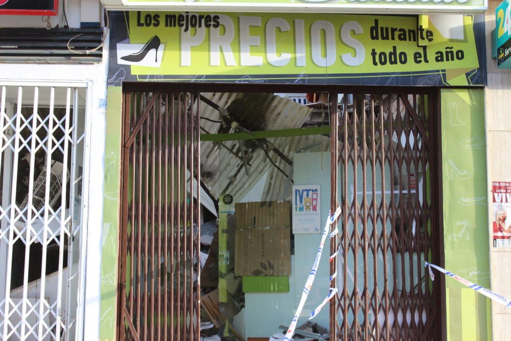 Una terraza se hunde de madrugada en un edificio de Dénia