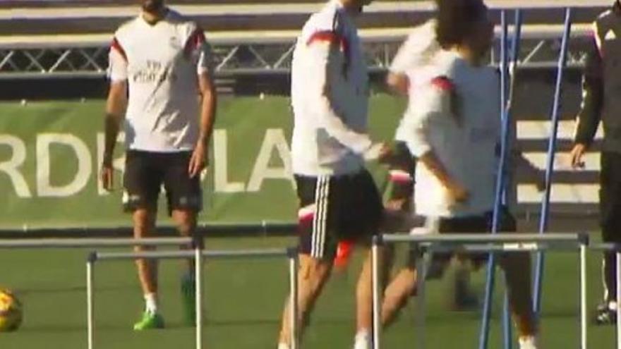 El Real Madrid entrena al completo