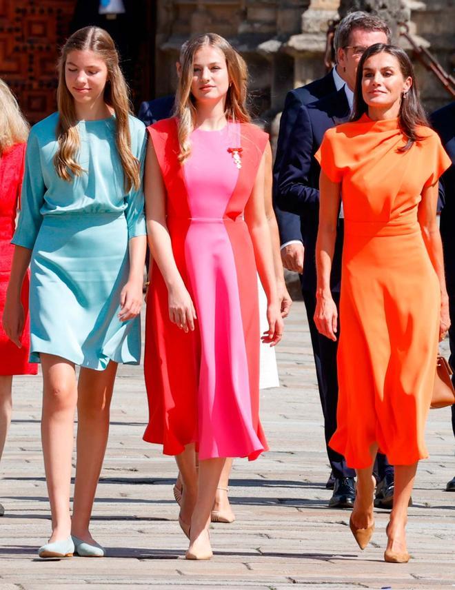 Los coloridos looks de la infanta Sofía, la princesa Leonor y la reina Letizia en los actos por la festividad de Santiago Apostol en Galicia