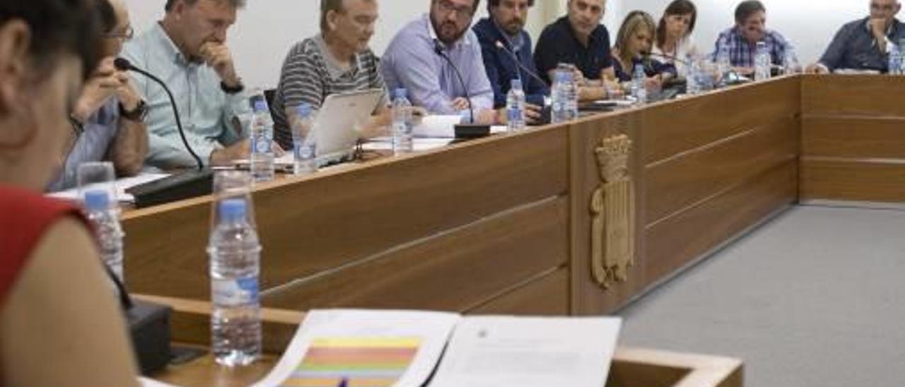 Más retrasos con el polémico contrato de basuras en Canet