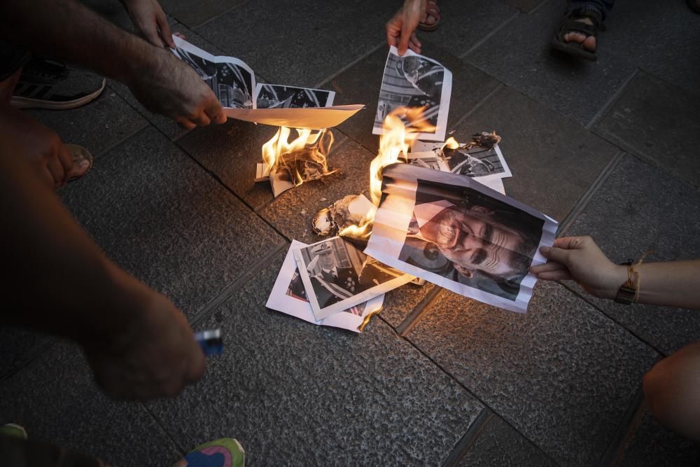 Concentració a Girona en contra de la monarquia