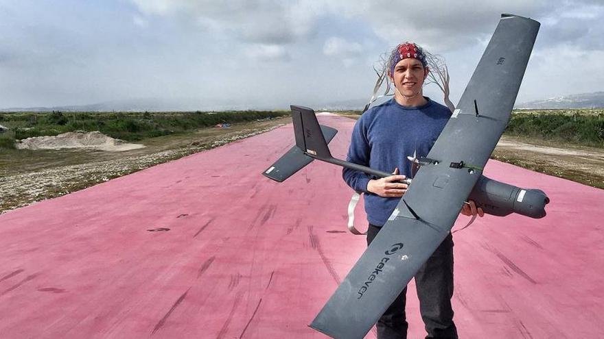 Primer vuelo de un dron controlado por la mente