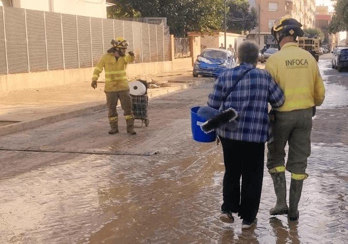 Miembros del Infoca en la zona afectada por la DANA.