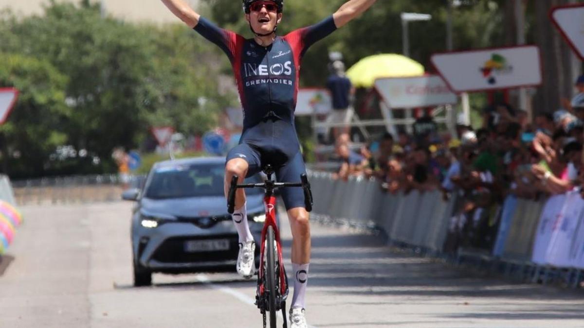 Carlos Rodríguez celebra su victoria en Palma. |  // EFE