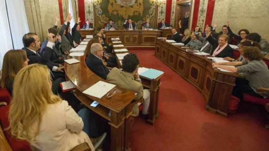 PSOE y C&#039;s votan a favor de la propuesta de «abierto total».