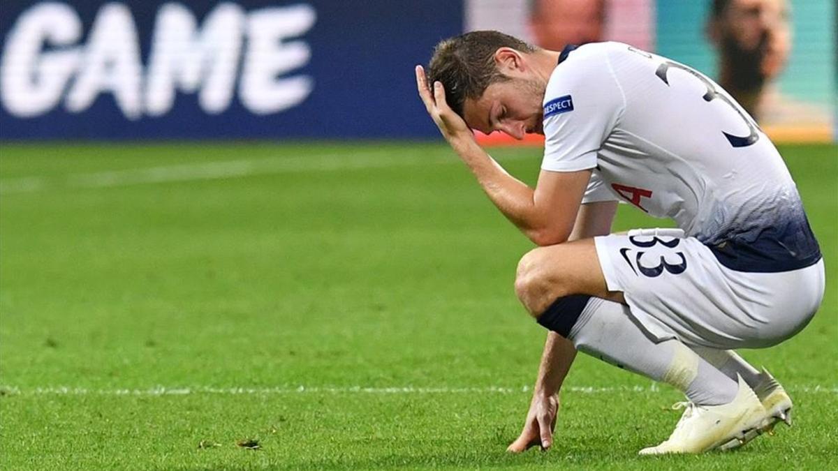 xortunotottenham s welsh defender ben davies reacts after180921193756