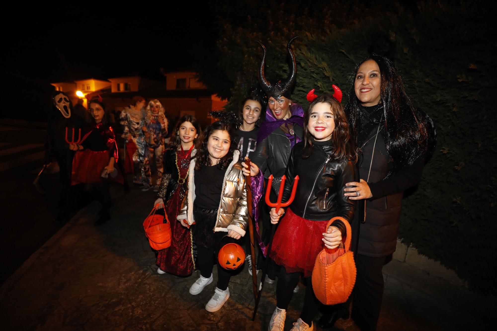 EN IMÁGENES: La Fresneda, a la calle para celebrar Halloween