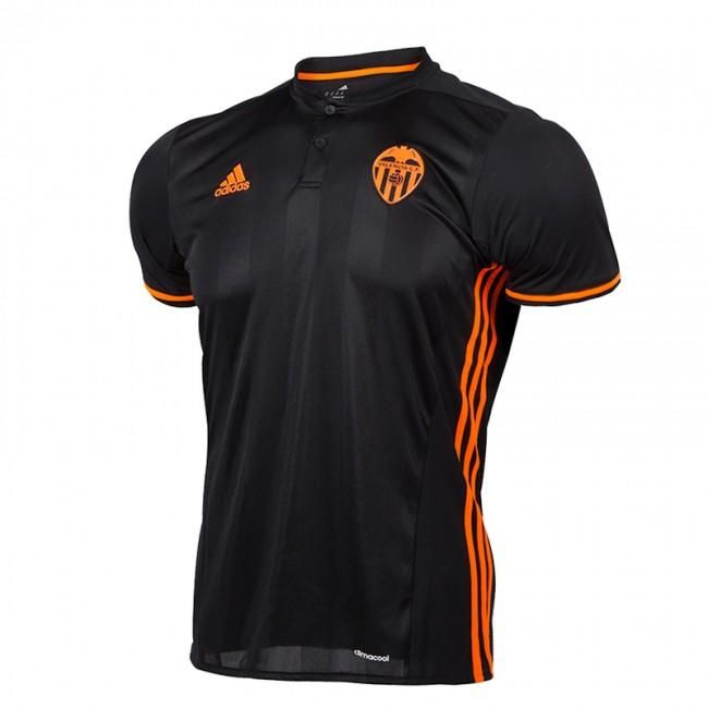 Las nuevas equipaciones del Valencia CF