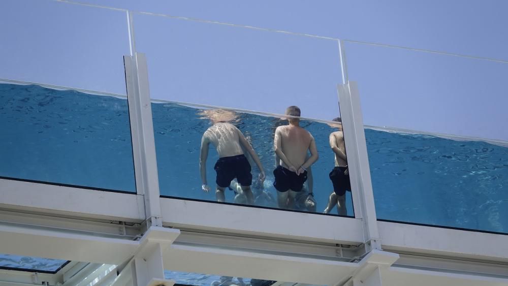 Clausuran una de las dos piscinas colgantes de Magaluf por fugas de agua