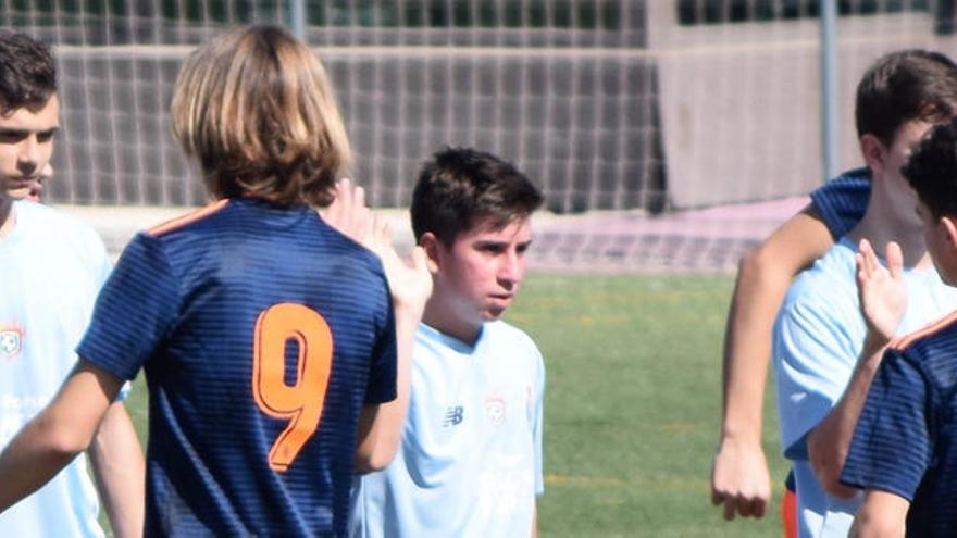 El fútbol valenciano llora la pérdida del joven Nacho Llorens