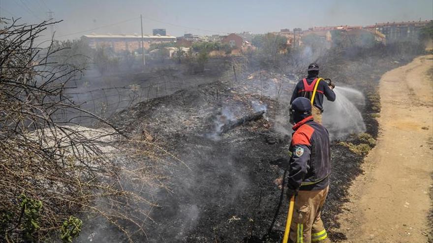 Los bomberos de Badajoz denuncian que de nuevo se incumple el mínimo por guardia