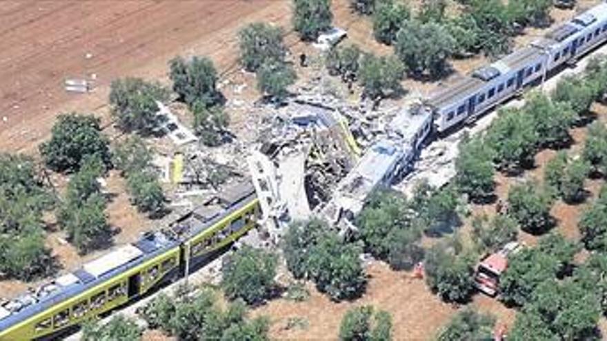 Un choque de trenes en el sur de  Italia causa al menos 23 muertos